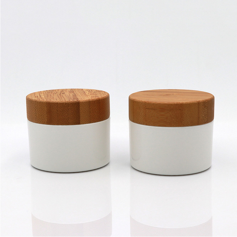 Barattolo di crema per il viso con balsamo cosmetico per burro per il corpo in plastica satinata da 50 g 100 g 200 g 250 g con coperchio in bambù stampato Barattolo di crema per il viso con balsamo cosmetico per burro per il corpo in plastica satinata da 50 g 100 g 200 g 250 g con coperchio in bambù stampato