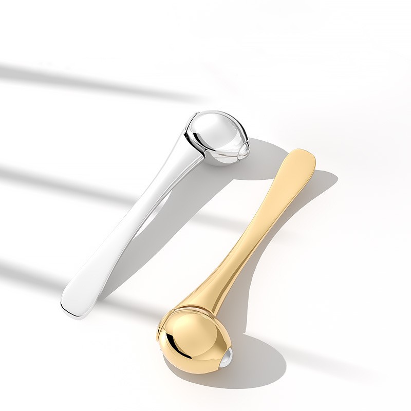 Stick per massaggio con rullo per occhi Applicatore per crema per gli occhi Spatole cosmetiche Cucchiaio per il viso antirughe Strumento per la cura del viso in lega d'oro