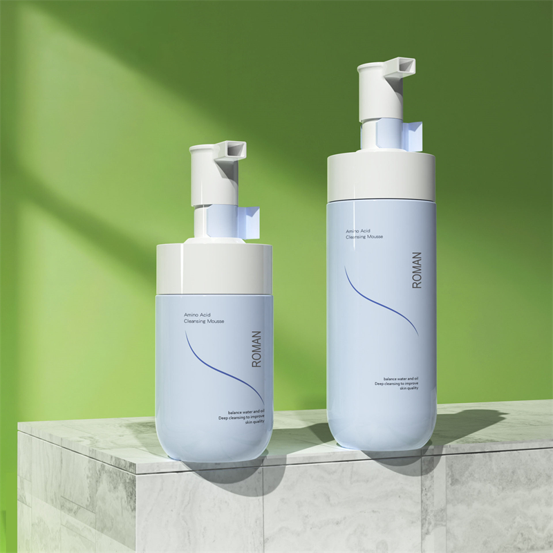 Schiuma sbiancante per il viso con etichetta privata Mousse detergente delicata Detergente per bolle Bottiglia per pompa in schiuma PET blu 150 ml 200 ml 300 ml