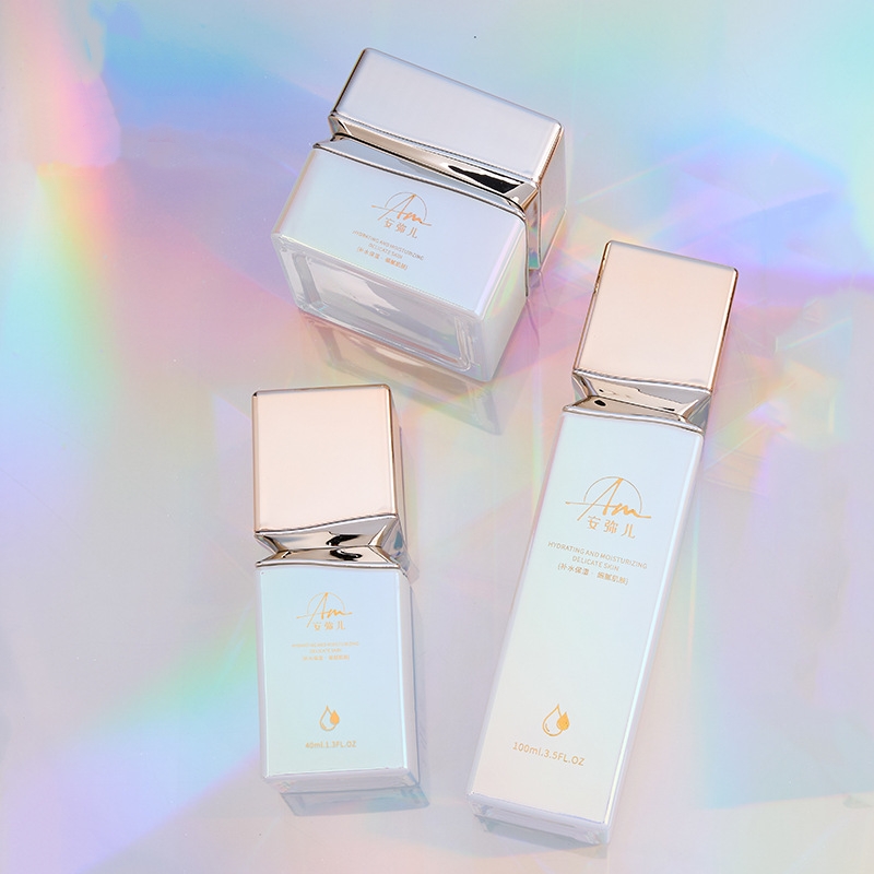 Vasetto Crema Quadrato In Vetro Con Effetto Iridescente Per Crema Viso E Crema Contorno Occhi Vasetto Crema Quadrato In Vetro Con Effetto Iridescente Per Crema Viso E Crema Contorno Occhi