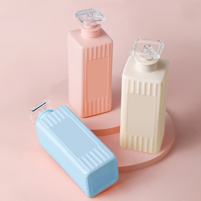 Bottiglia per pompa per lozione per animali domestici quadrata in plastica da 500 ml 750 ml con superficie a forma di striscia per contenitore cosmetico per shampoo e balsamo per olio per capelli Bottiglia per pompa per lozione per animali domestici quadrata in plastica da 500 ml 750 ml con superficie a forma di striscia per contenitore cosmetico per shampoo e balsamo per olio per capelli