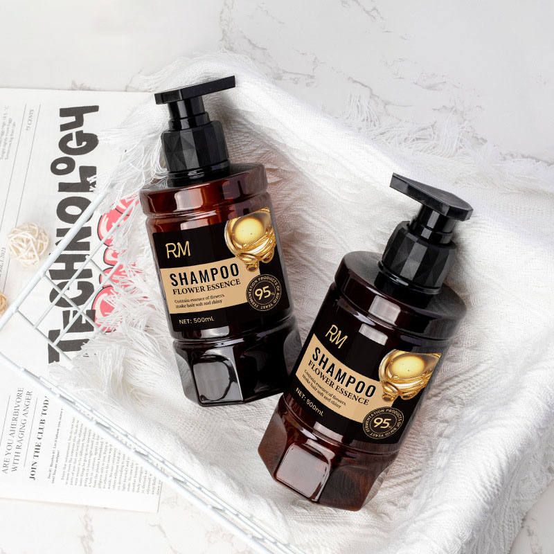 Bottiglia per pompa a petalo in plastica per animali domestici da 500 ml con pompa a vite Bottiglia per shampoo per hotel di alto valore per imballaggi per la cura personale Bottiglia per pompa a petalo in plastica per animali domestici da 500 ml con pompa a vite Bottiglia per shampoo per hotel di alto valore per imballaggi per la cura personale