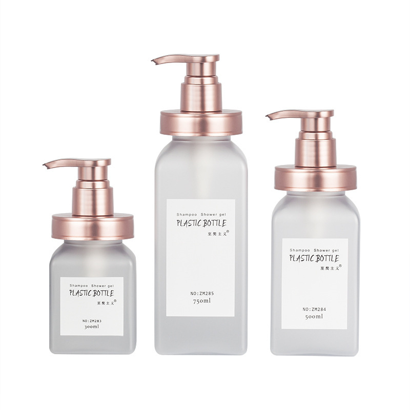 300ml 500ml 700ml Imballaggio cosmetico di lusso Superficie morbida smerigliata Tocco Spremere Lozione per il corpo Lavare Bottiglie di shampoo per hotel con pompa in oro rosa 300ml 500ml 700ml Imballaggio cosmetico di lusso Superficie morbida smerigliata Tocco Spremere Lozione per il corpo Lavare Bottiglie di shampoo per hotel con pompa in oro rosa