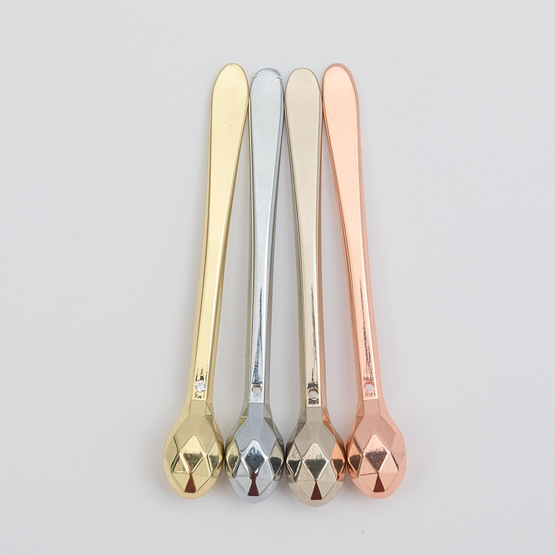 Design unico con taglio a diamante di bastoncini per crema per gli occhi in lega di zinco Design unico con taglio a diamante di bastoncini per crema per gli occhi in lega di zinco